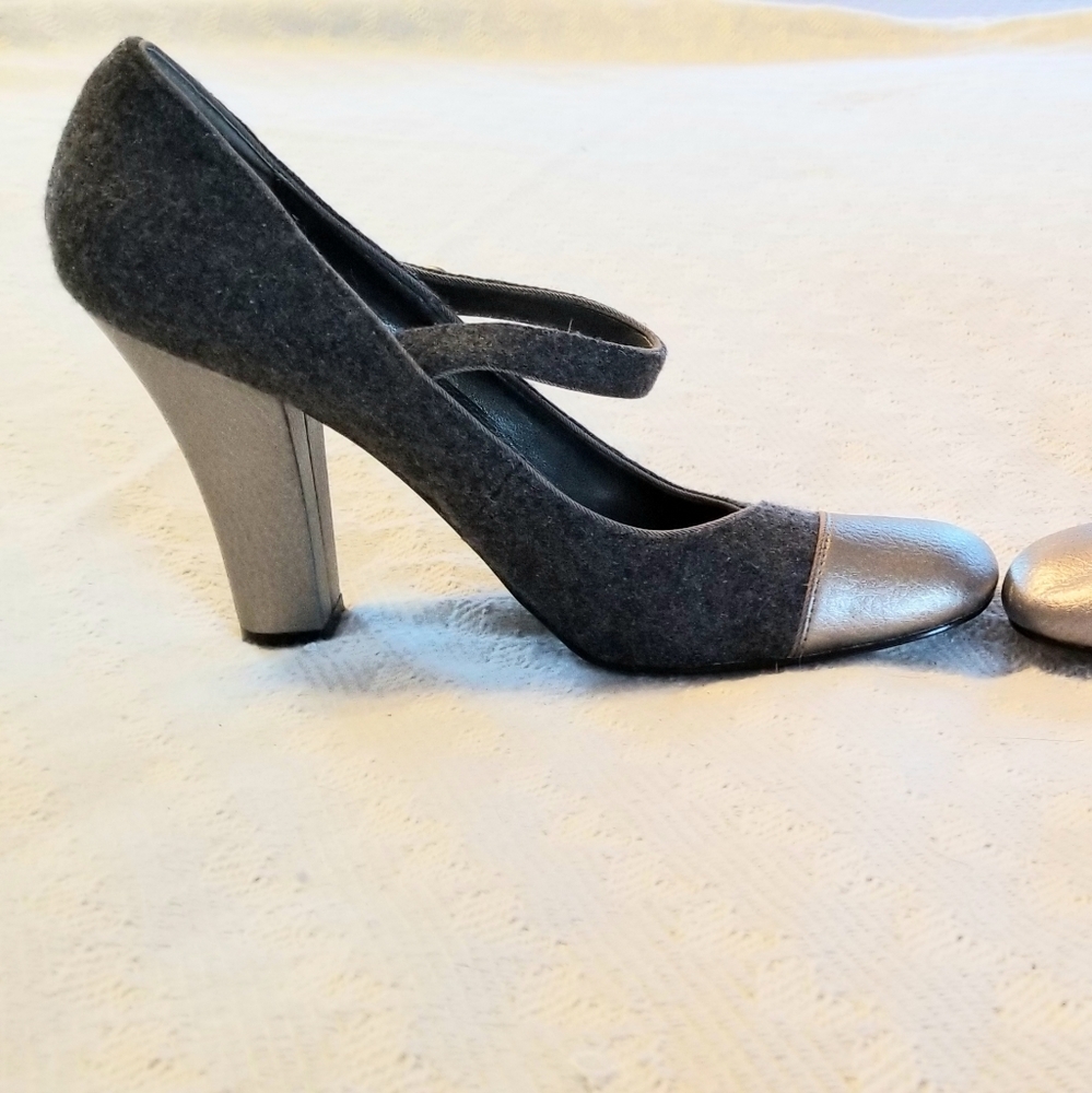 Tahari Mary Jane Heels